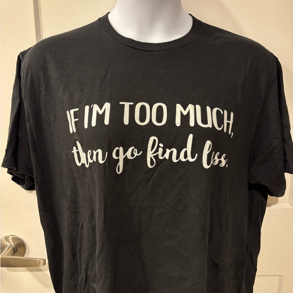 NWOT-Black Graphic T-Shirt